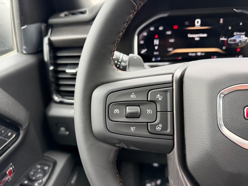 GMC Sierra 1500 Vehicle Full-screen Gallery Image 11