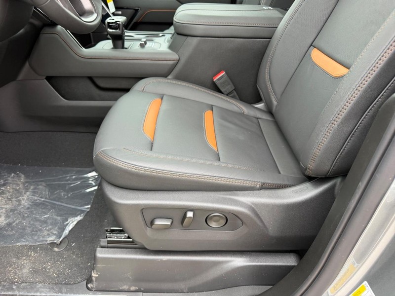 GMC Sierra 1500 Vehicle Full-screen Gallery Image 19