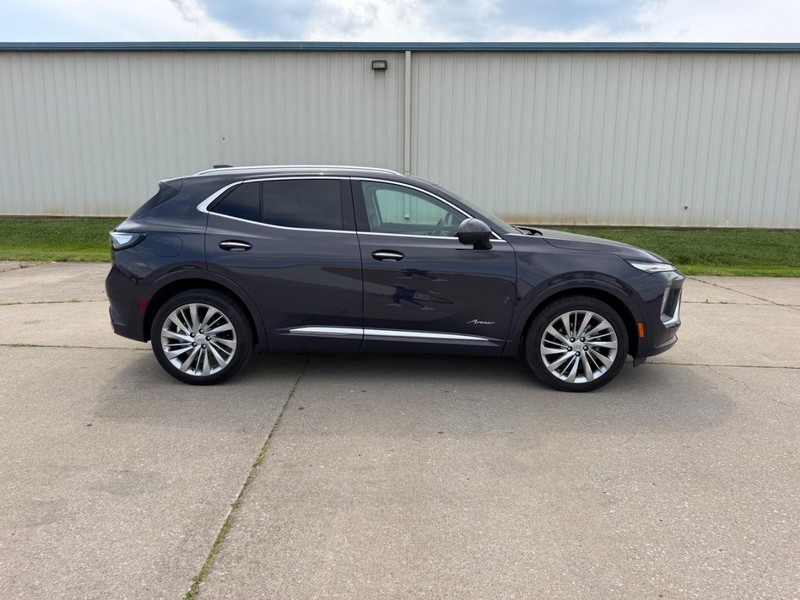 Buick Envision Vehicle Full-screen Gallery Image 2