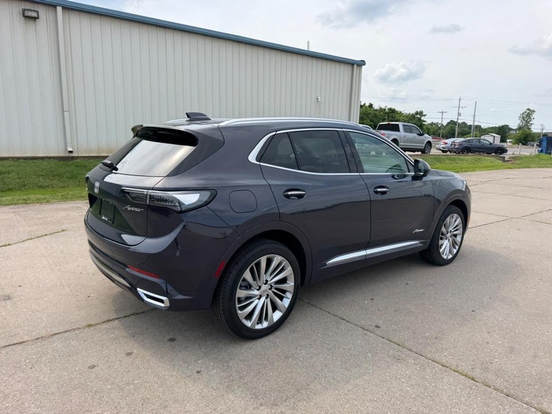 Buick Envision Vehicle Full-screen Gallery Image 3