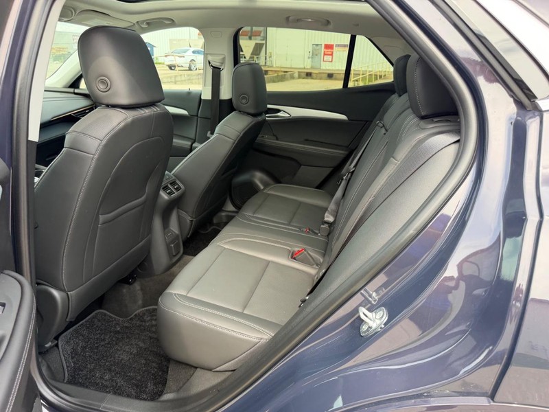 Buick Envision Vehicle Full-screen Gallery Image 8