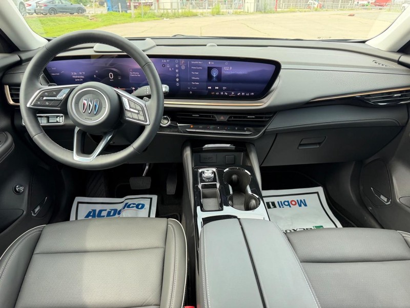 Buick Envision Vehicle Full-screen Gallery Image 10