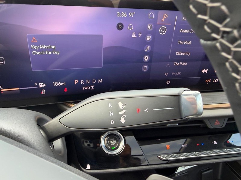 Buick Envision Vehicle Full-screen Gallery Image 14