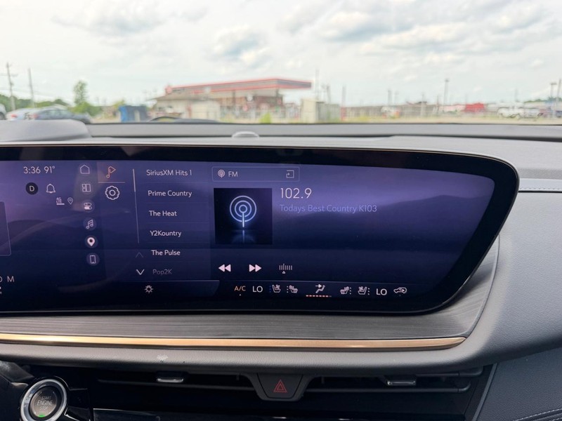 Buick Envision Vehicle Full-screen Gallery Image 15
