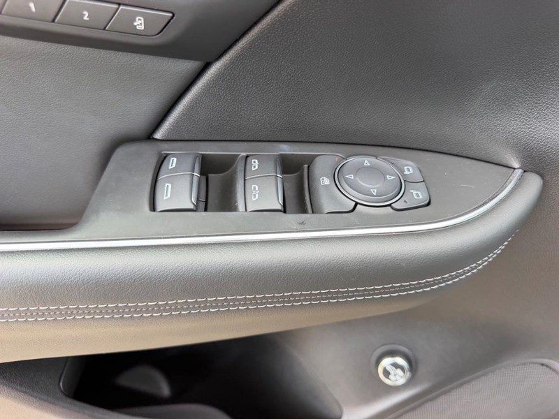 Buick Envision Vehicle Full-screen Gallery Image 17