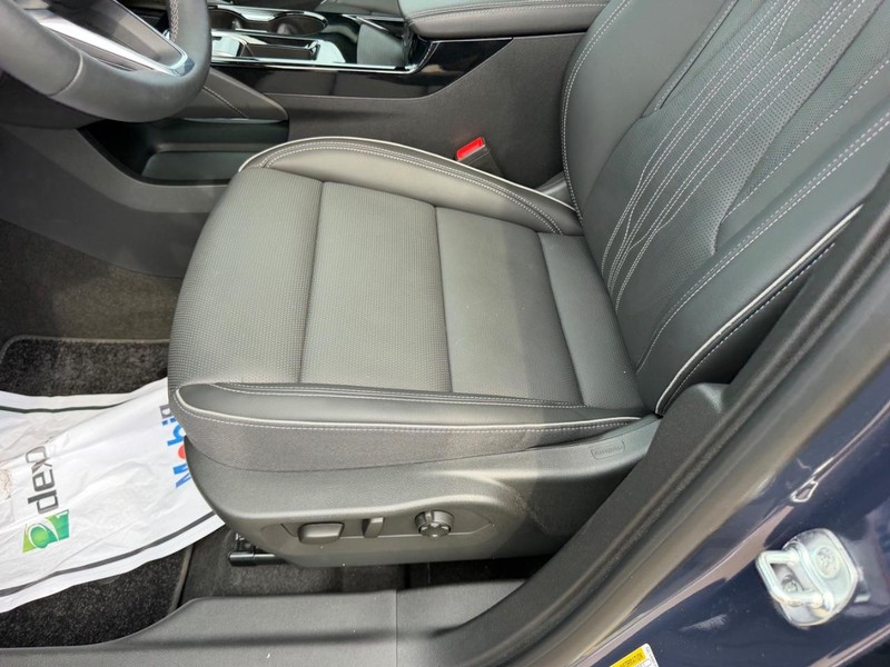 Buick Envision Vehicle Full-screen Gallery Image 19