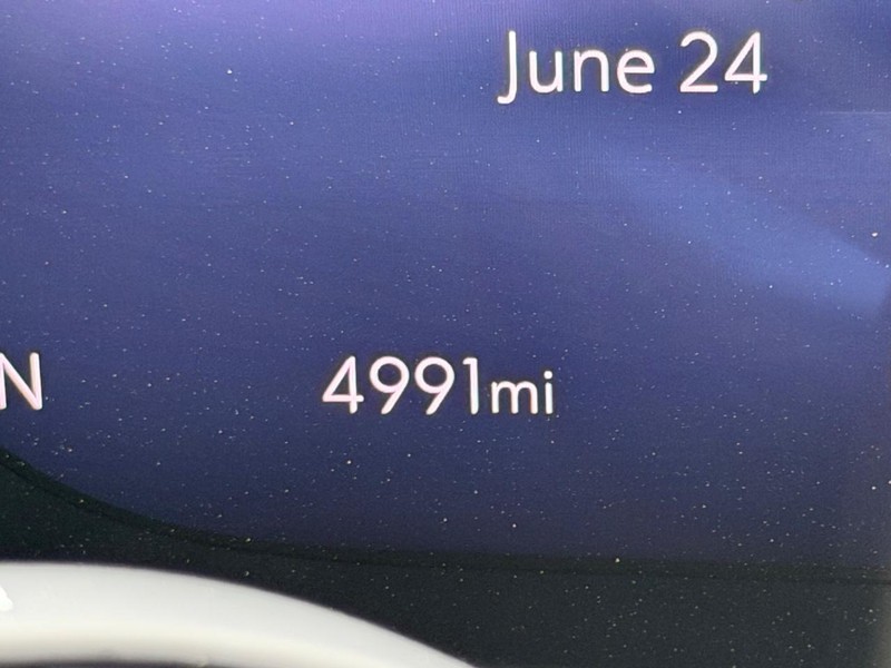 Buick Envision Vehicle Full-screen Gallery Image 21