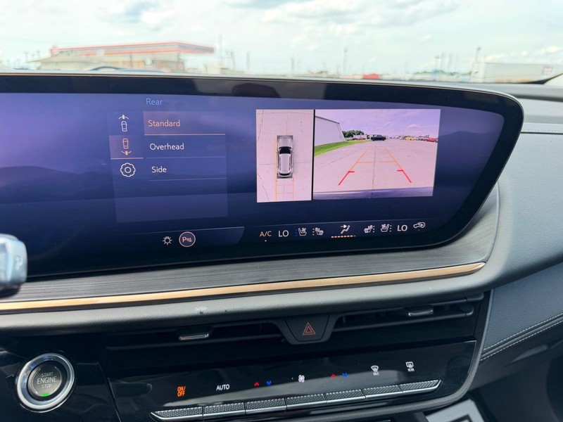 Buick Envision Vehicle Full-screen Gallery Image 22