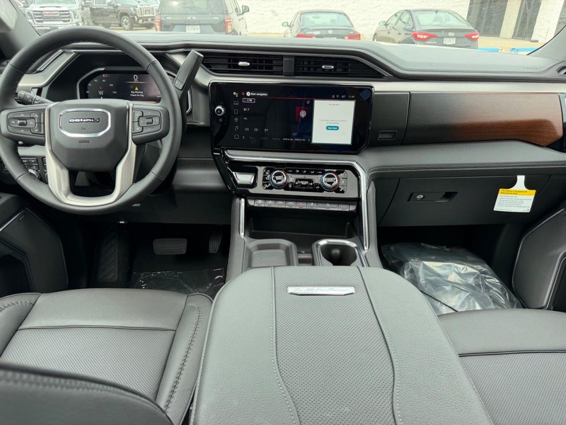 GMC Sierra 2500HD Vehicle Full-screen Gallery Image 9