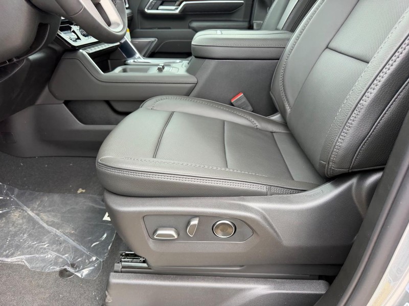 GMC Sierra 2500HD Vehicle Full-screen Gallery Image 18