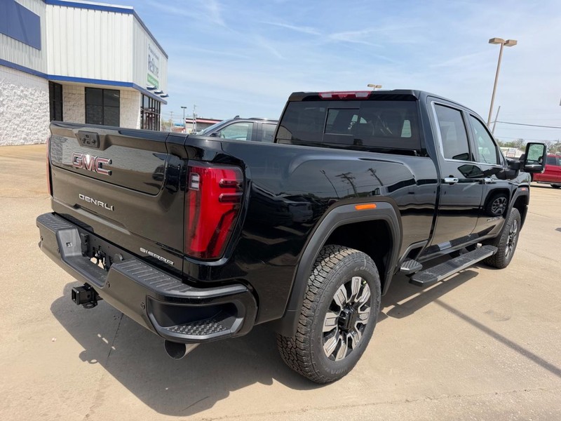 GMC Sierra 2500HD Vehicle Full-screen Gallery Image 3