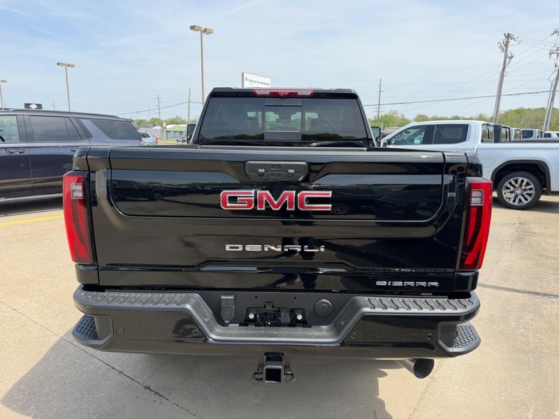 GMC Sierra 2500HD Vehicle Full-screen Gallery Image 4