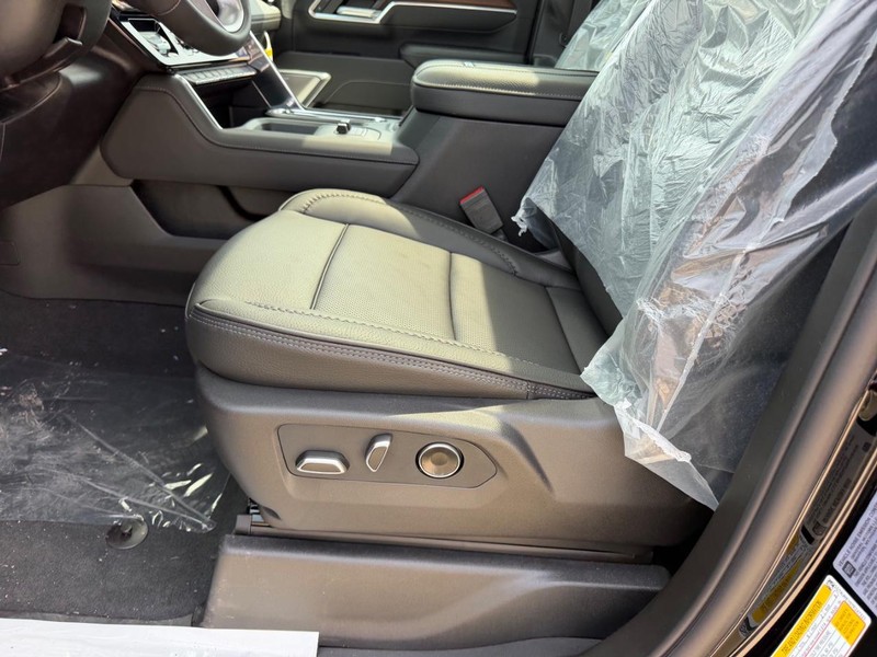 GMC Sierra 2500HD Vehicle Full-screen Gallery Image 18