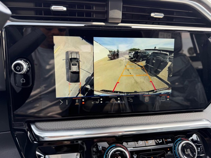 GMC Sierra 2500HD Vehicle Full-screen Gallery Image 20