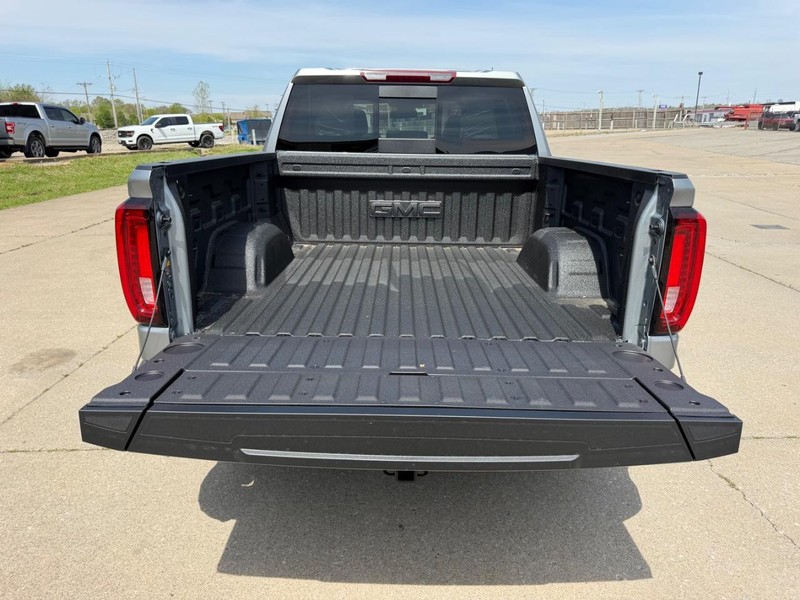 GMC Sierra 1500 Vehicle Full-screen Gallery Image 5