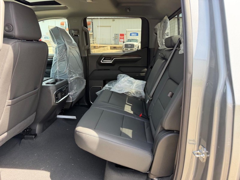 GMC Sierra 1500 Vehicle Full-screen Gallery Image 7