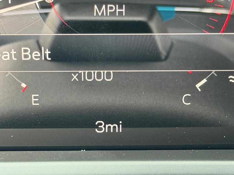 GMC Sierra 1500 Vehicle Full-screen Gallery Image 8