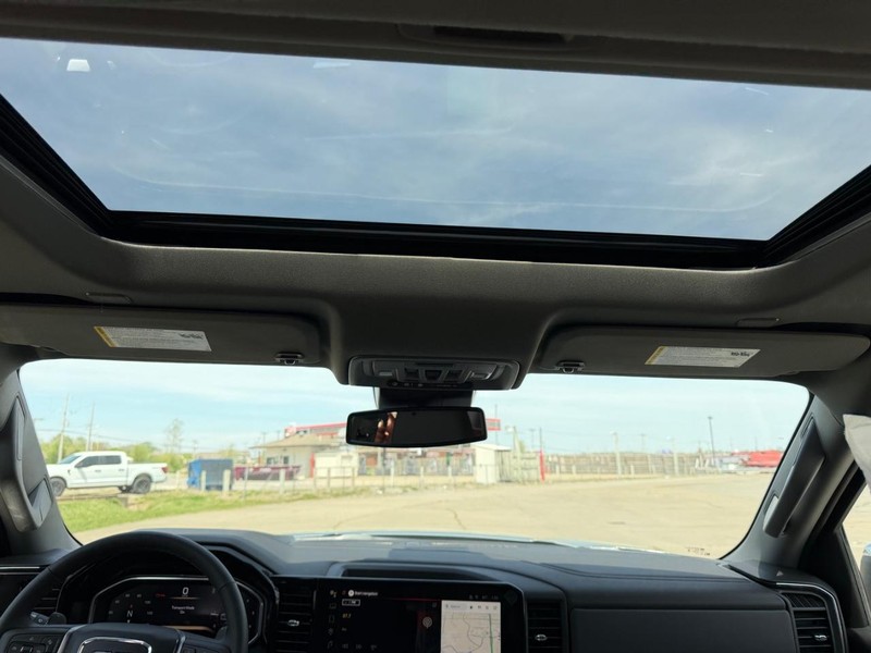 GMC Sierra 1500 Vehicle Full-screen Gallery Image 9