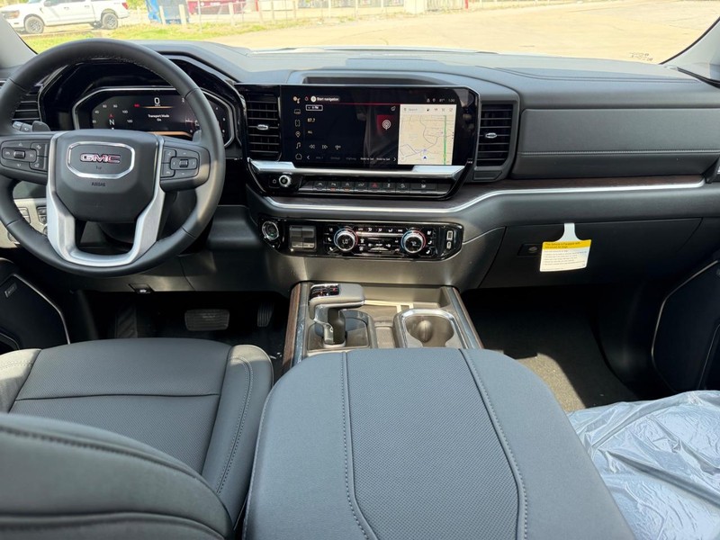 GMC Sierra 1500 Vehicle Full-screen Gallery Image 10