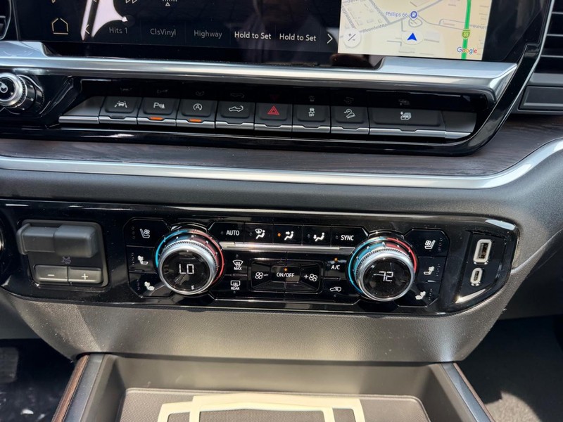 GMC Sierra 1500 Vehicle Full-screen Gallery Image 15