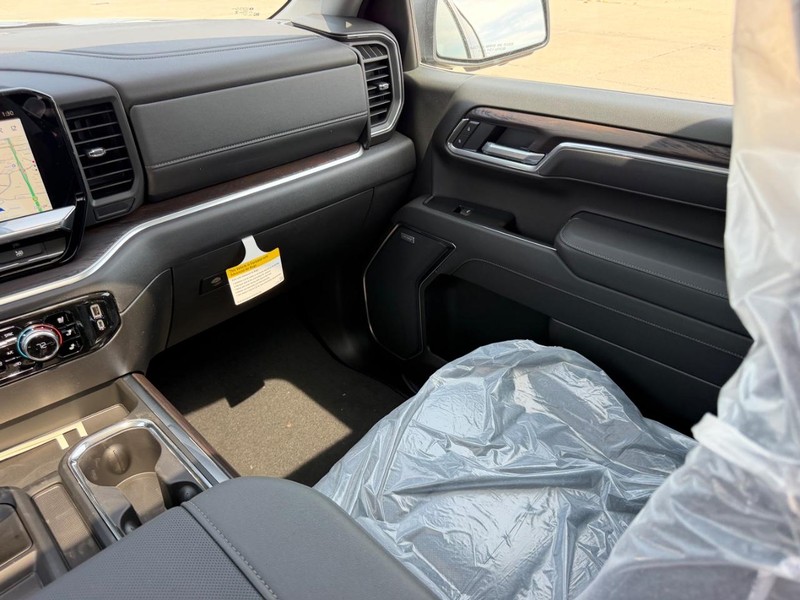 GMC Sierra 1500 Vehicle Full-screen Gallery Image 17