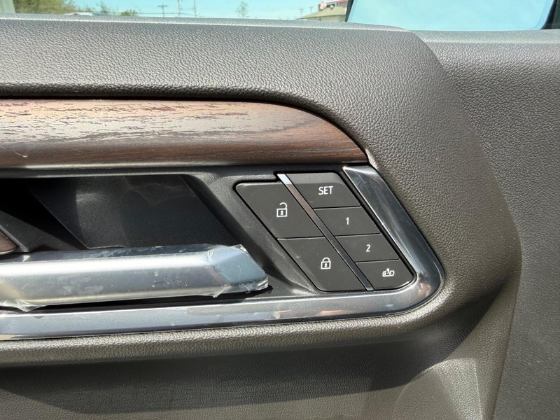 GMC Sierra 1500 Vehicle Full-screen Gallery Image 19