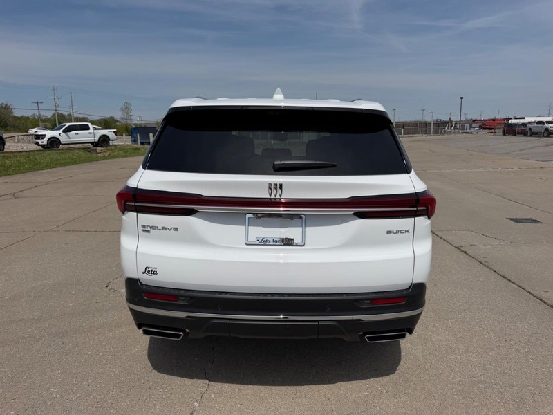 Buick Enclave Vehicle Full-screen Gallery Image 4