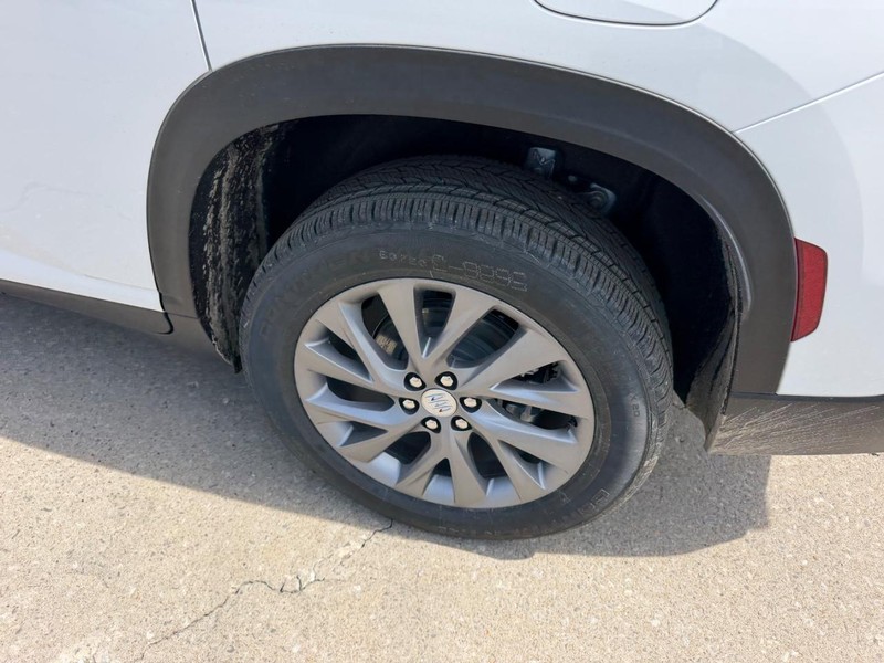 Buick Enclave Vehicle Full-screen Gallery Image 7