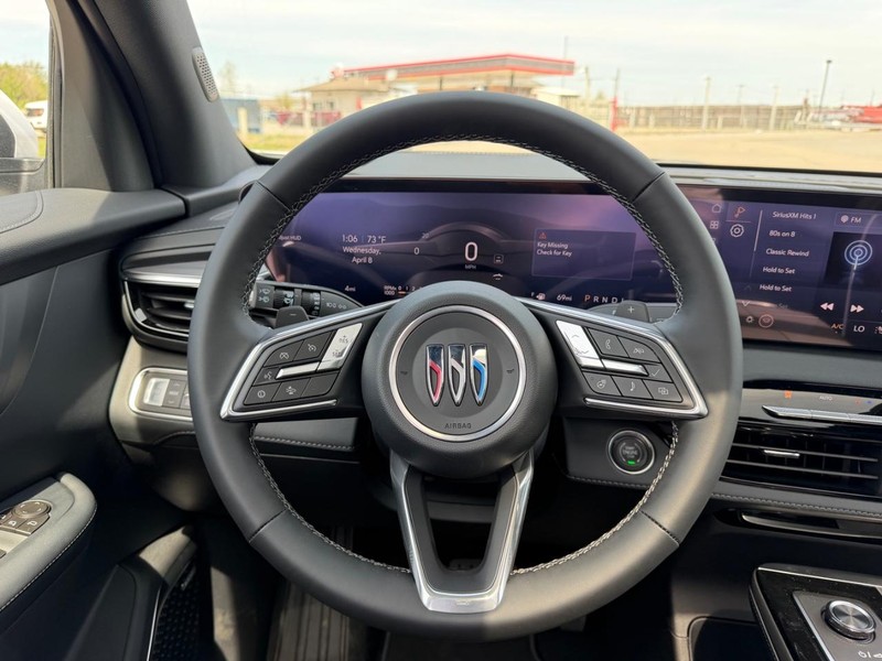 Buick Enclave Vehicle Full-screen Gallery Image 13
