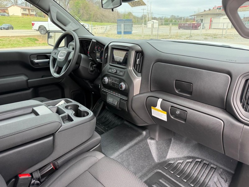 GMC Sierra 1500 Vehicle Full-screen Gallery Image 7