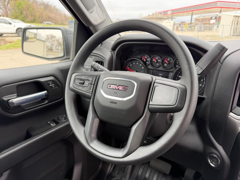 GMC Sierra 1500 Vehicle Full-screen Gallery Image 8