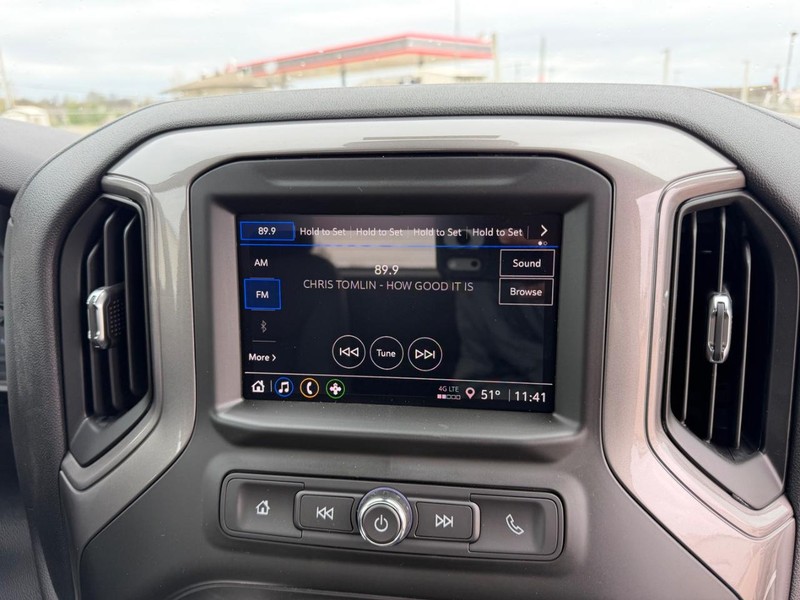 GMC Sierra 1500 Vehicle Full-screen Gallery Image 10