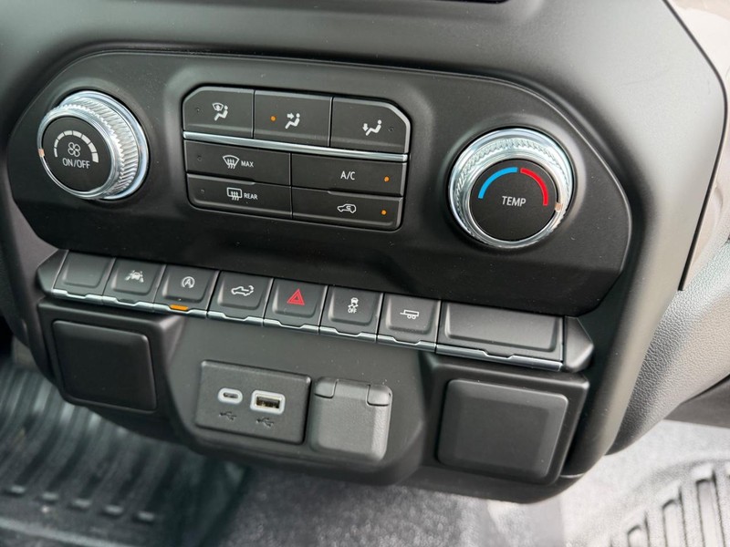 GMC Sierra 1500 Vehicle Full-screen Gallery Image 11