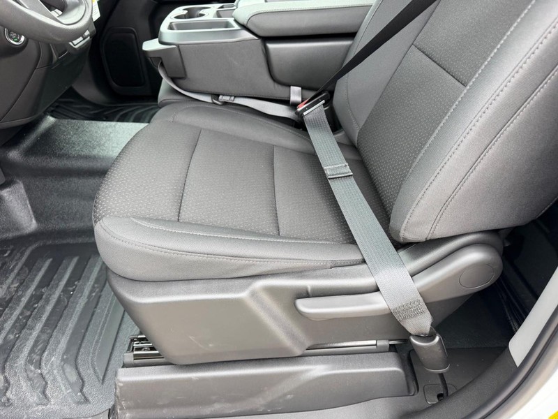 GMC Sierra 1500 Vehicle Full-screen Gallery Image 14