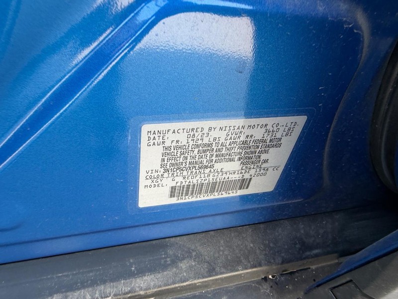 Nissan Kicks Vehicle Full-screen Gallery Image 19