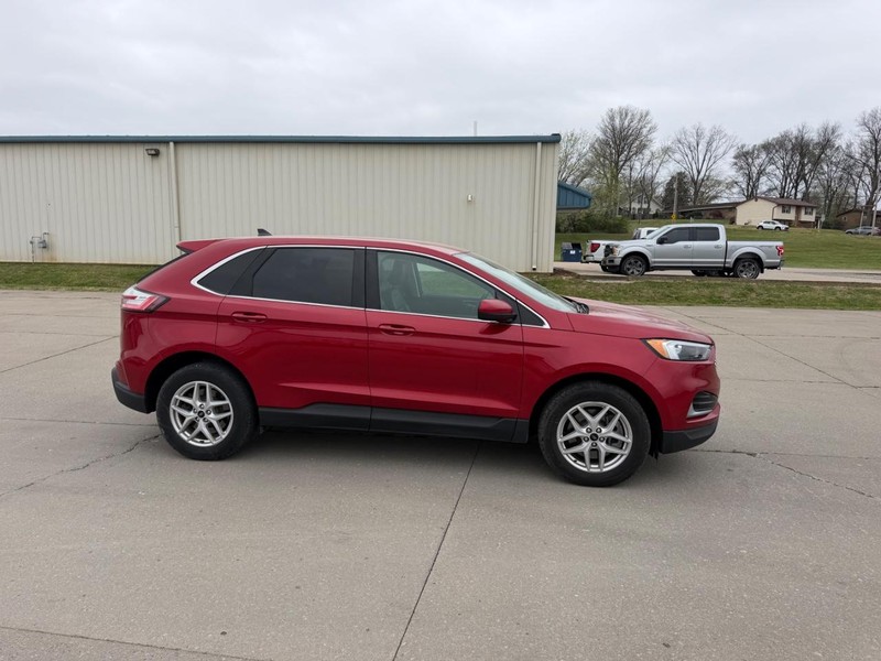 Ford Edge Vehicle Full-screen Gallery Image 2