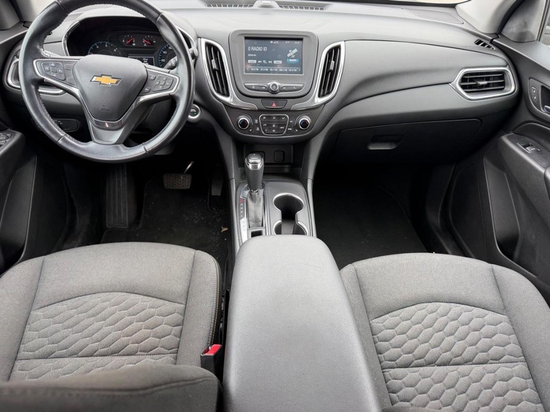 Chevrolet Equinox Vehicle Full-screen Gallery Image 8
