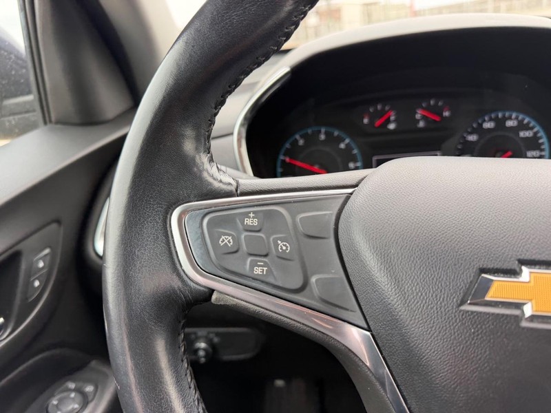 Chevrolet Equinox Vehicle Full-screen Gallery Image 10