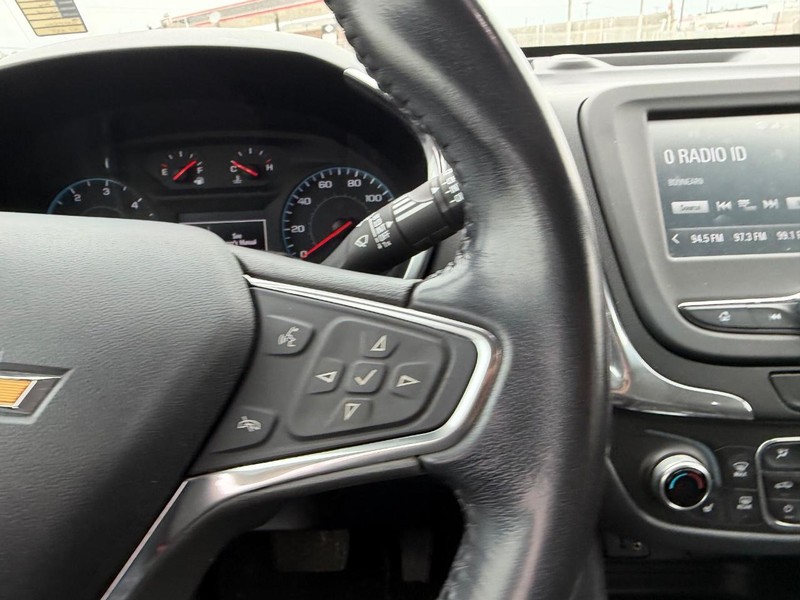 Chevrolet Equinox Vehicle Full-screen Gallery Image 11