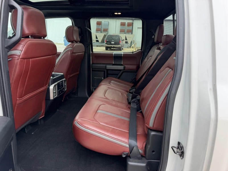 Ford F-150 Vehicle Full-screen Gallery Image 7