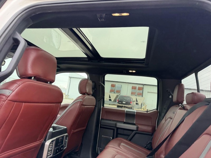 Ford F-150 Vehicle Full-screen Gallery Image 8