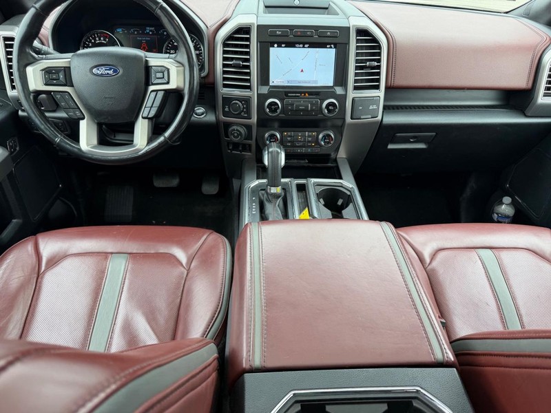 Ford F-150 Vehicle Full-screen Gallery Image 9