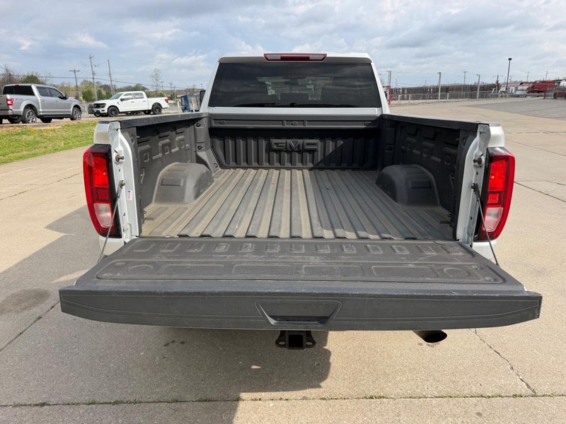 GMC Sierra 2500HD Vehicle Full-screen Gallery Image 5