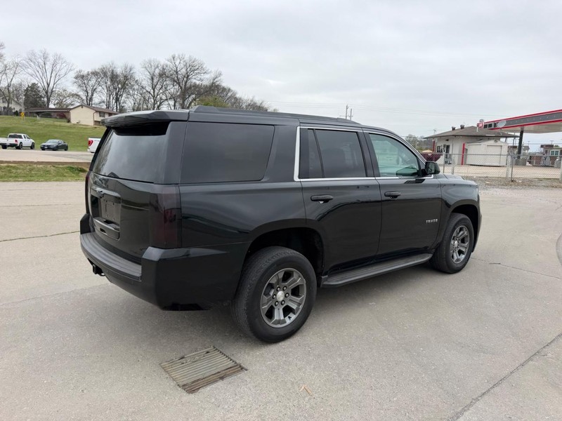 Chevrolet Tahoe Vehicle Full-screen Gallery Image 3