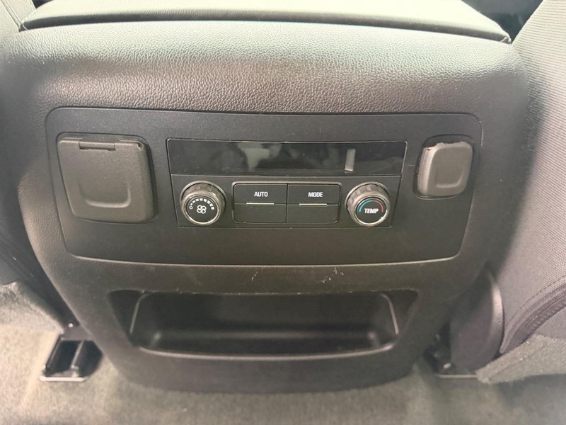 Chevrolet Tahoe Vehicle Full-screen Gallery Image 8