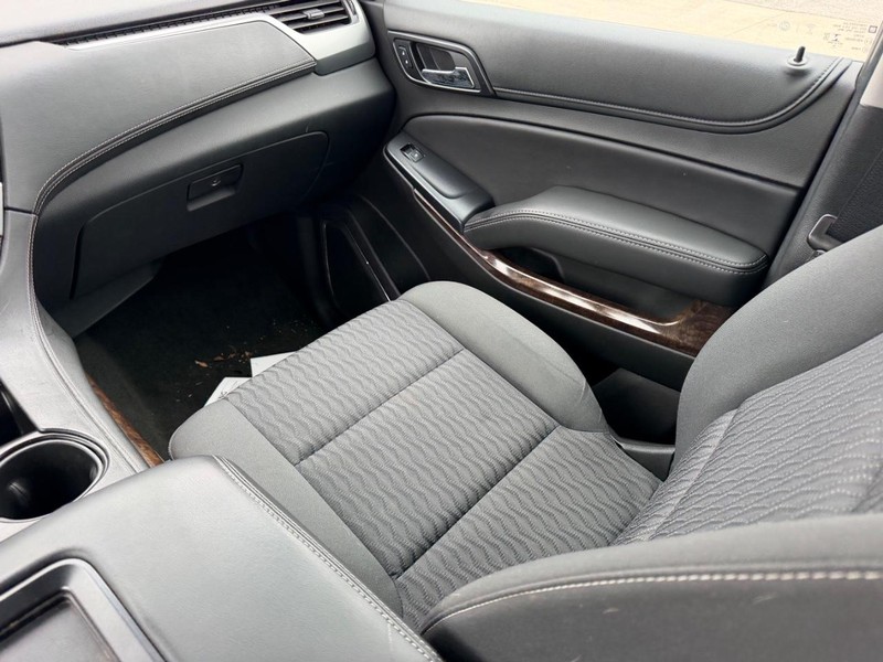 Chevrolet Tahoe Vehicle Full-screen Gallery Image 15