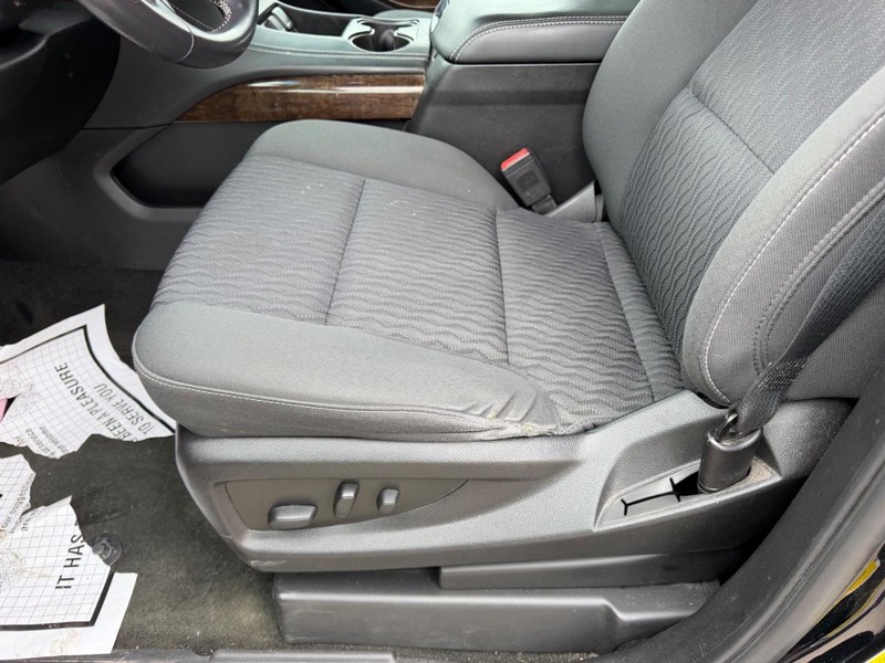 Chevrolet Tahoe Vehicle Full-screen Gallery Image 17