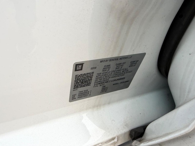 Chevrolet Suburban Vehicle Full-screen Gallery Image 25