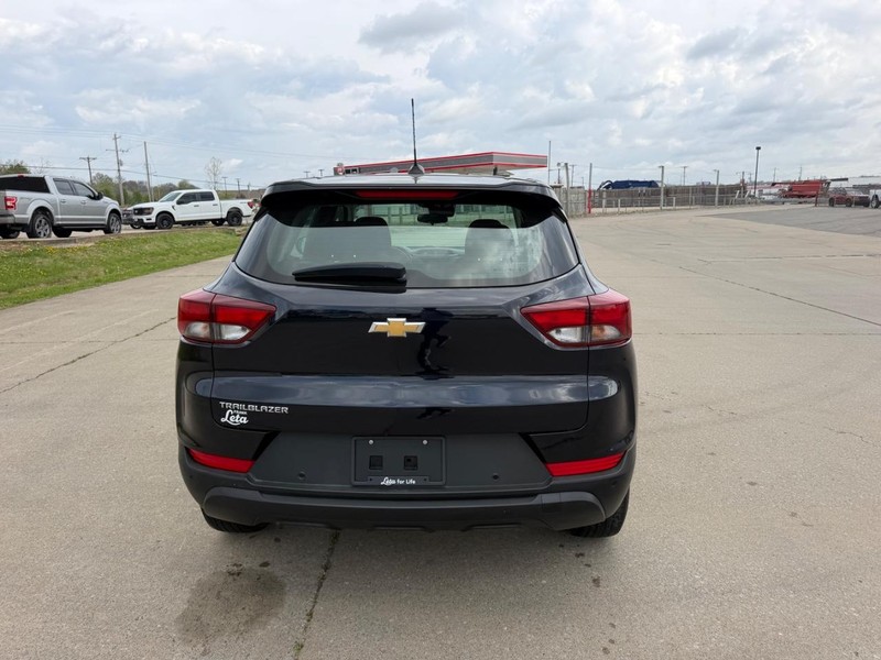 Chevrolet TrailBlazer Vehicle Full-screen Gallery Image 4