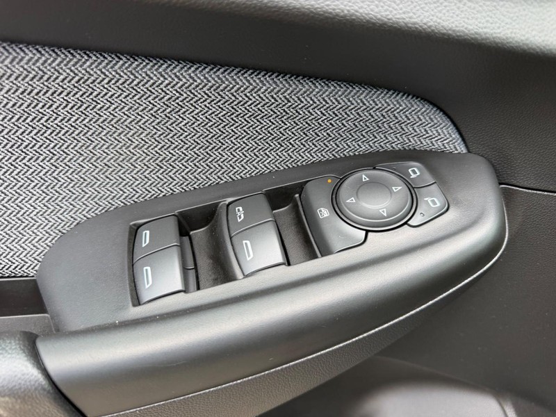 Chevrolet TrailBlazer Vehicle Full-screen Gallery Image 16